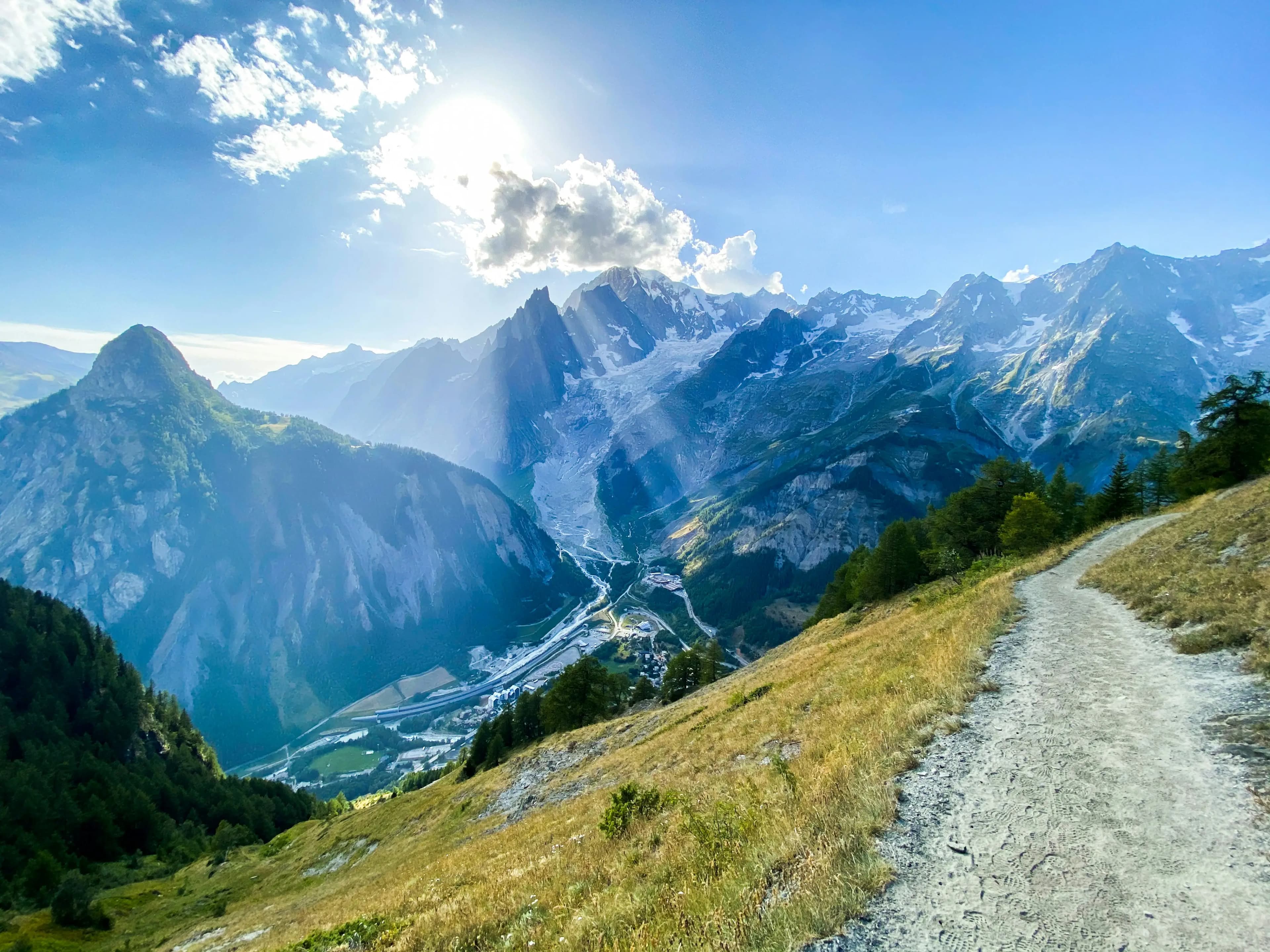 When is the best time to hike Tour du Mont Blanc?